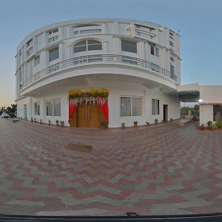 Tathastu Hotels & Banquet Hall Pipra Dewas Exterior photo